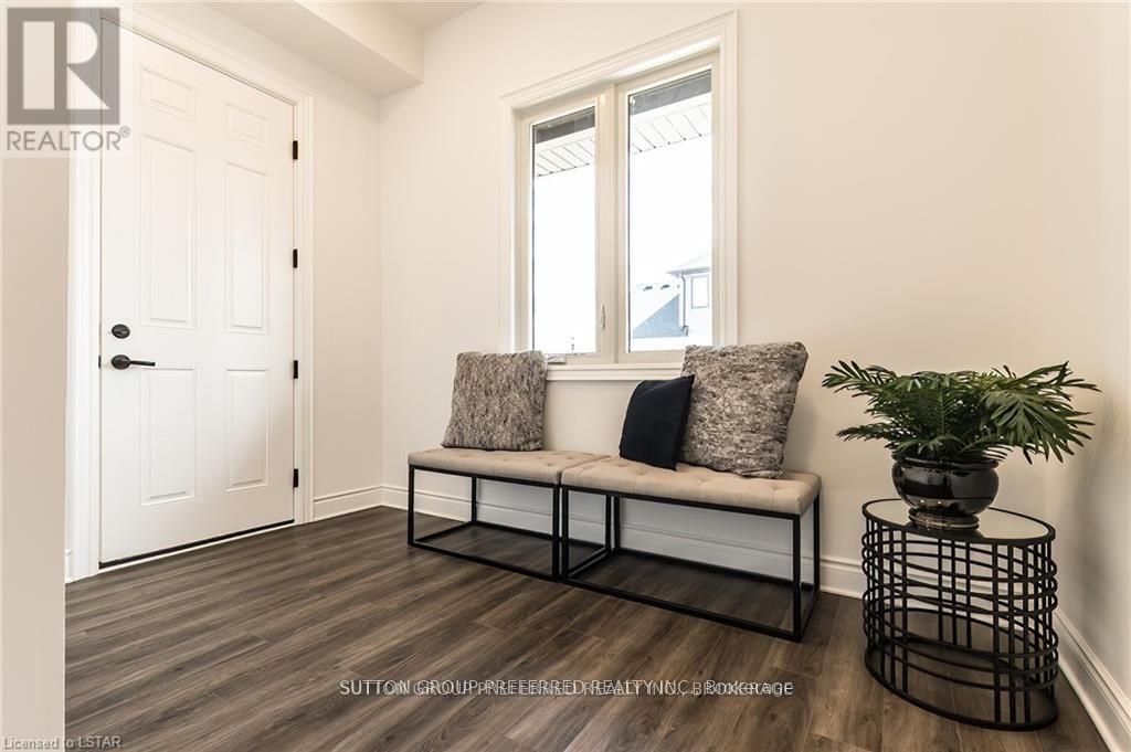 105 Harvest Lane, Thames Centre, Ontario  N0L 1G2 - Photo 23 - X12781792