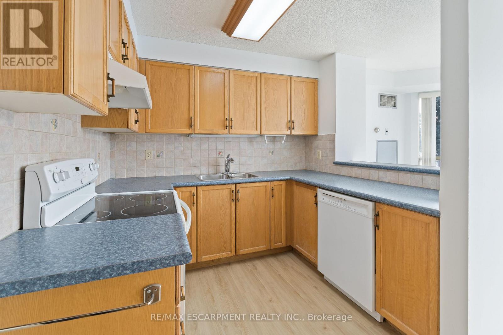 209 - 2155 Burnhamthorpe Road W, Mississauga, Ontario  L5L 5P4 - Photo 16 - W12781816