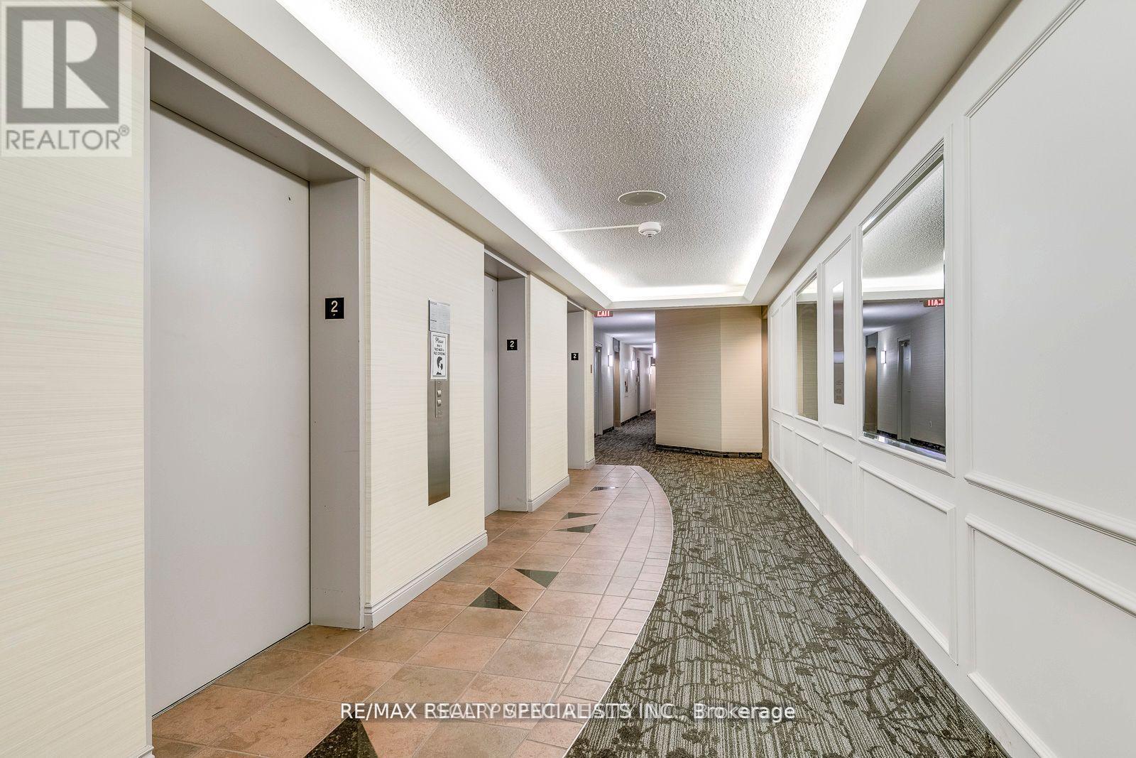 209 - 2155 Burnhamthorpe Road W, Mississauga, Ontario  L5L 5P4 - Photo 5 - W12781816