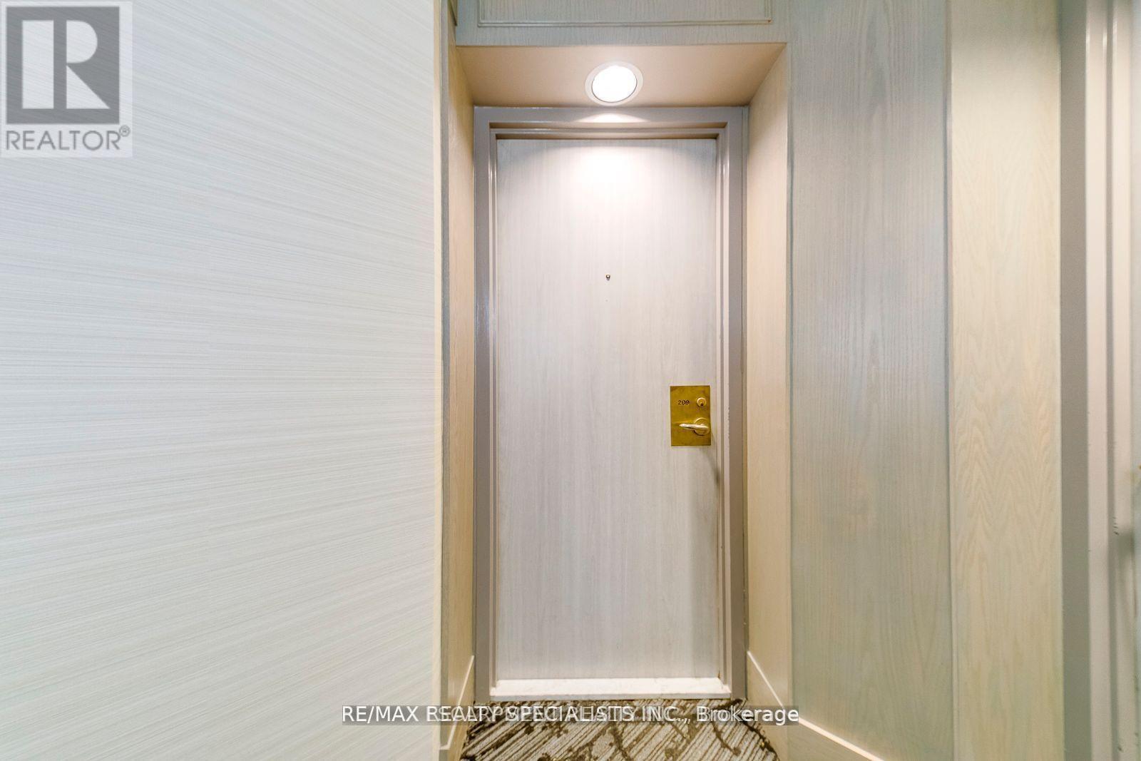 209 - 2155 Burnhamthorpe Road W, Mississauga, Ontario  L5L 5P4 - Photo 6 - W12781816