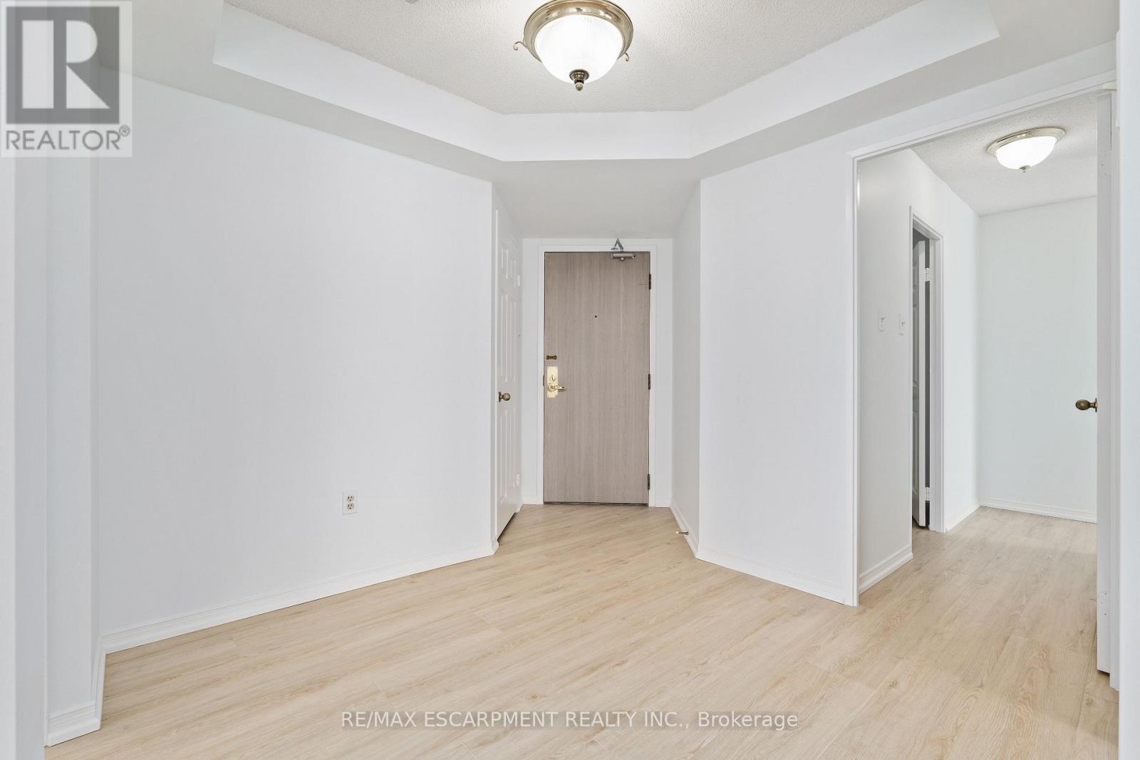 209 - 2155 Burnhamthorpe Road W, Mississauga, Ontario  L5L 5P4 - Photo 7 - W12781816