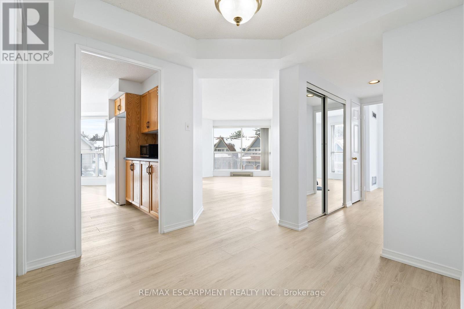 209 - 2155 Burnhamthorpe Road W, Mississauga, Ontario  L5L 5P4 - Photo 8 - W12781816