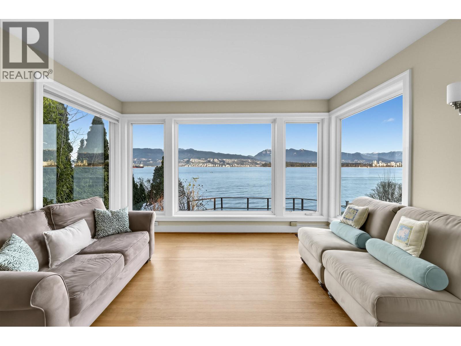 3131 Point Grey Road, Vancouver, British Columbia  V6K 1B3 - Photo 3 - R3077468