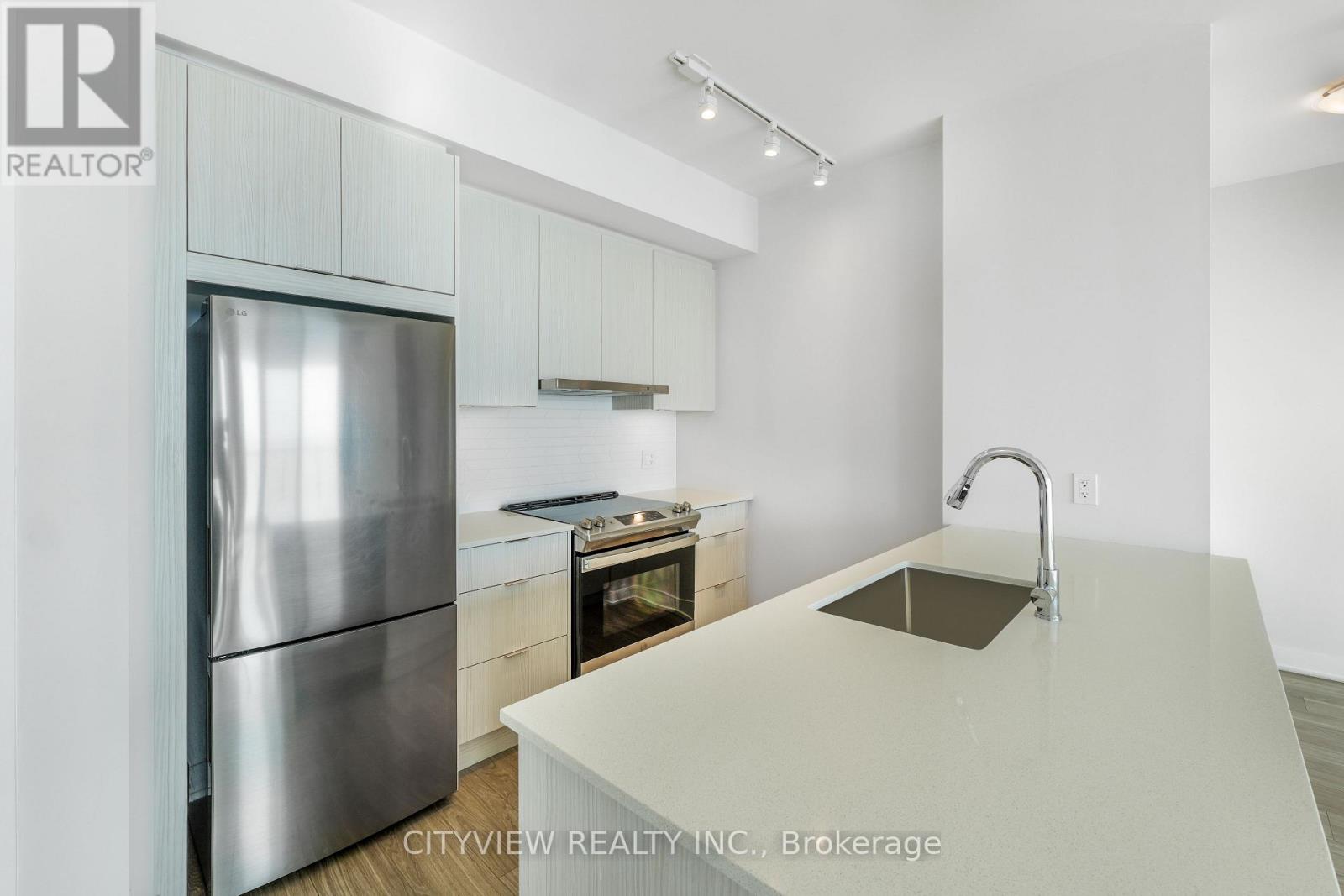 3507 - 430 Square One Drive, Mississauga, Ontario  L5B 0L6 - Photo 4 - W12781822