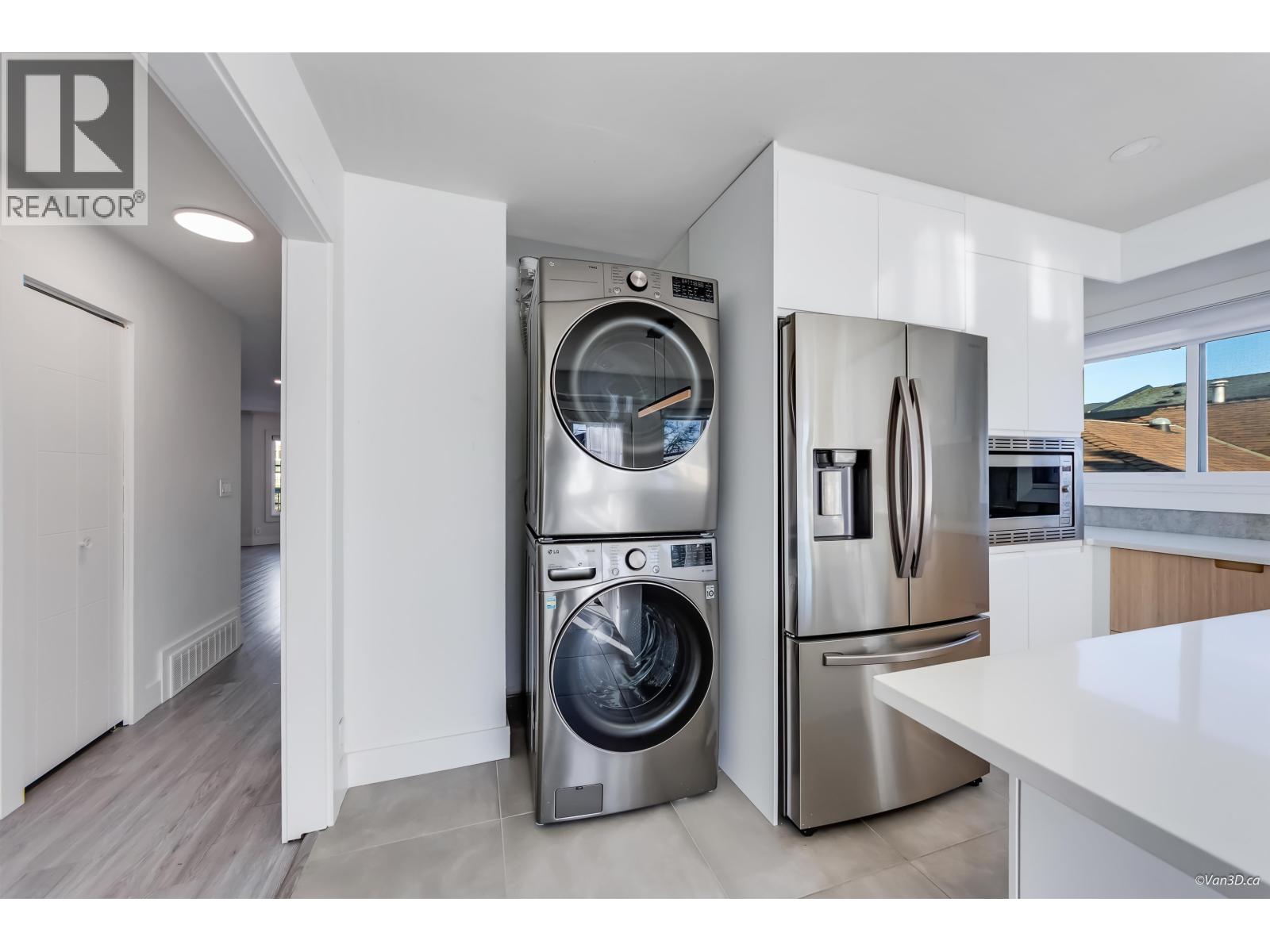 Listing Picture 7 of 40 : 4346 DUNDAS STREET, Burnaby / 本拿比 - 魯藝地產 Yvonne Lu Group - MLS Medallion Club Member