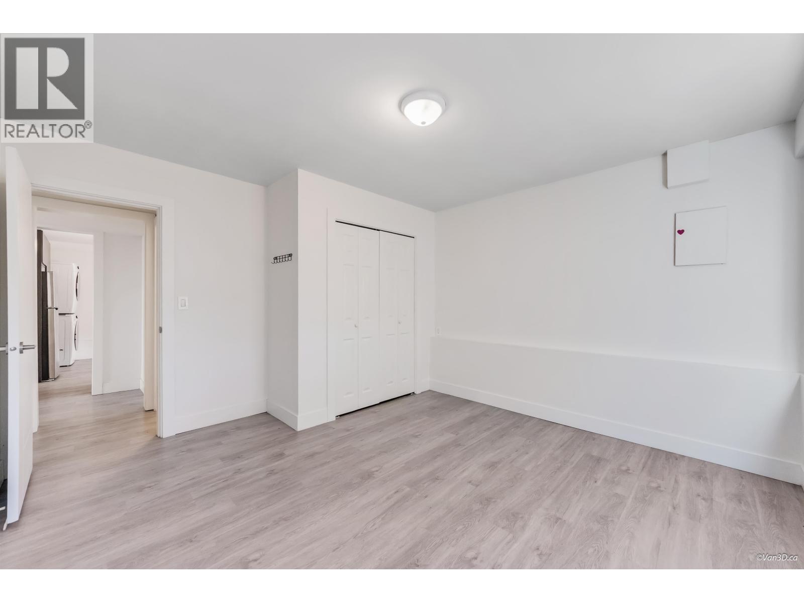 Listing Picture 33 of 40 : 4346 DUNDAS STREET, Burnaby / 本拿比 - 魯藝地產 Yvonne Lu Group - MLS Medallion Club Member