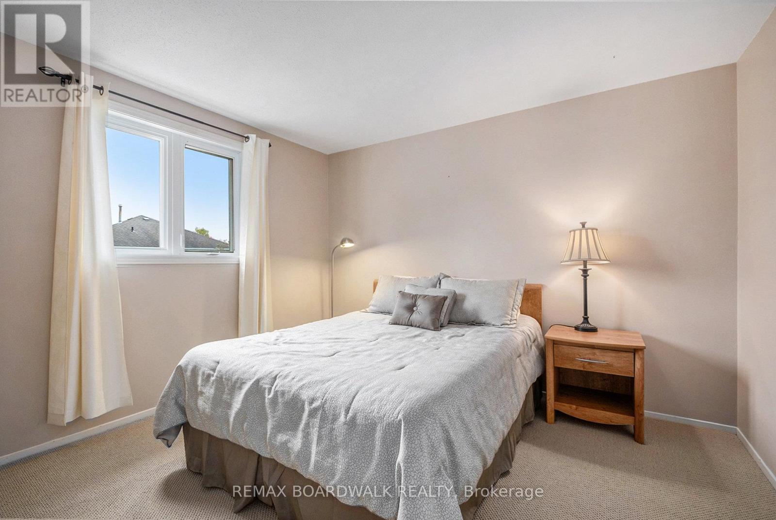 1315 Prestone Drive, Ottawa, Ontario  K1E 2Z2 - Photo 16 - X12781832