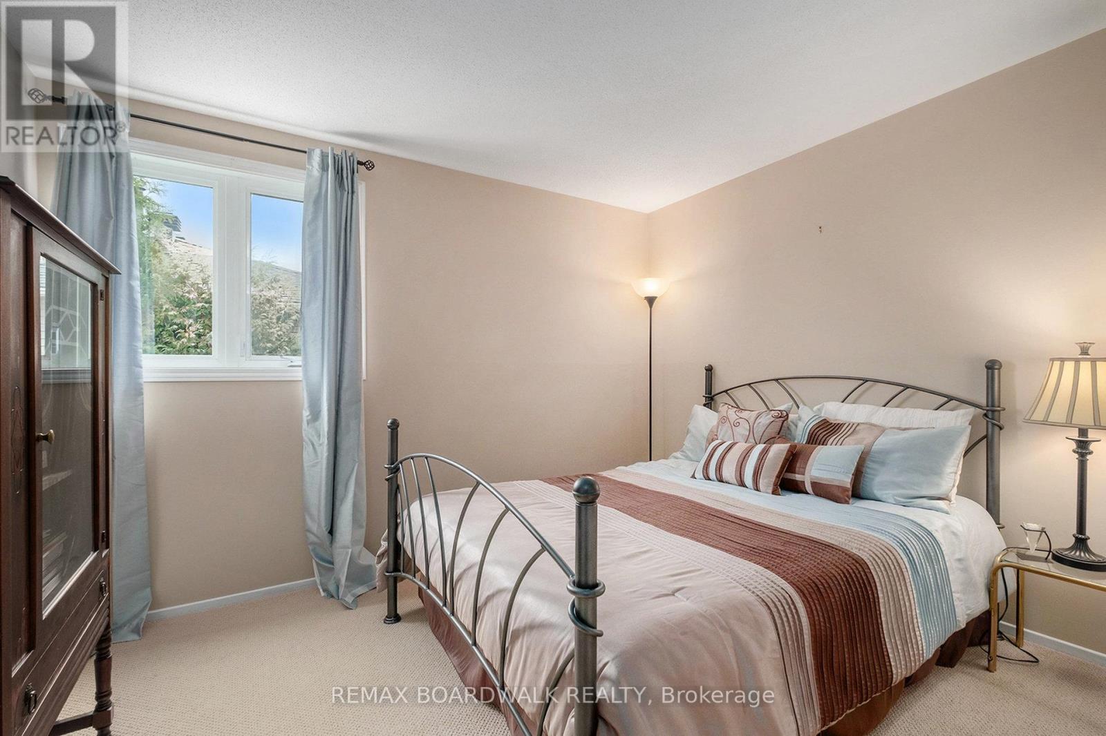 1315 Prestone Drive, Ottawa, Ontario  K1E 2Z2 - Photo 17 - X12781832