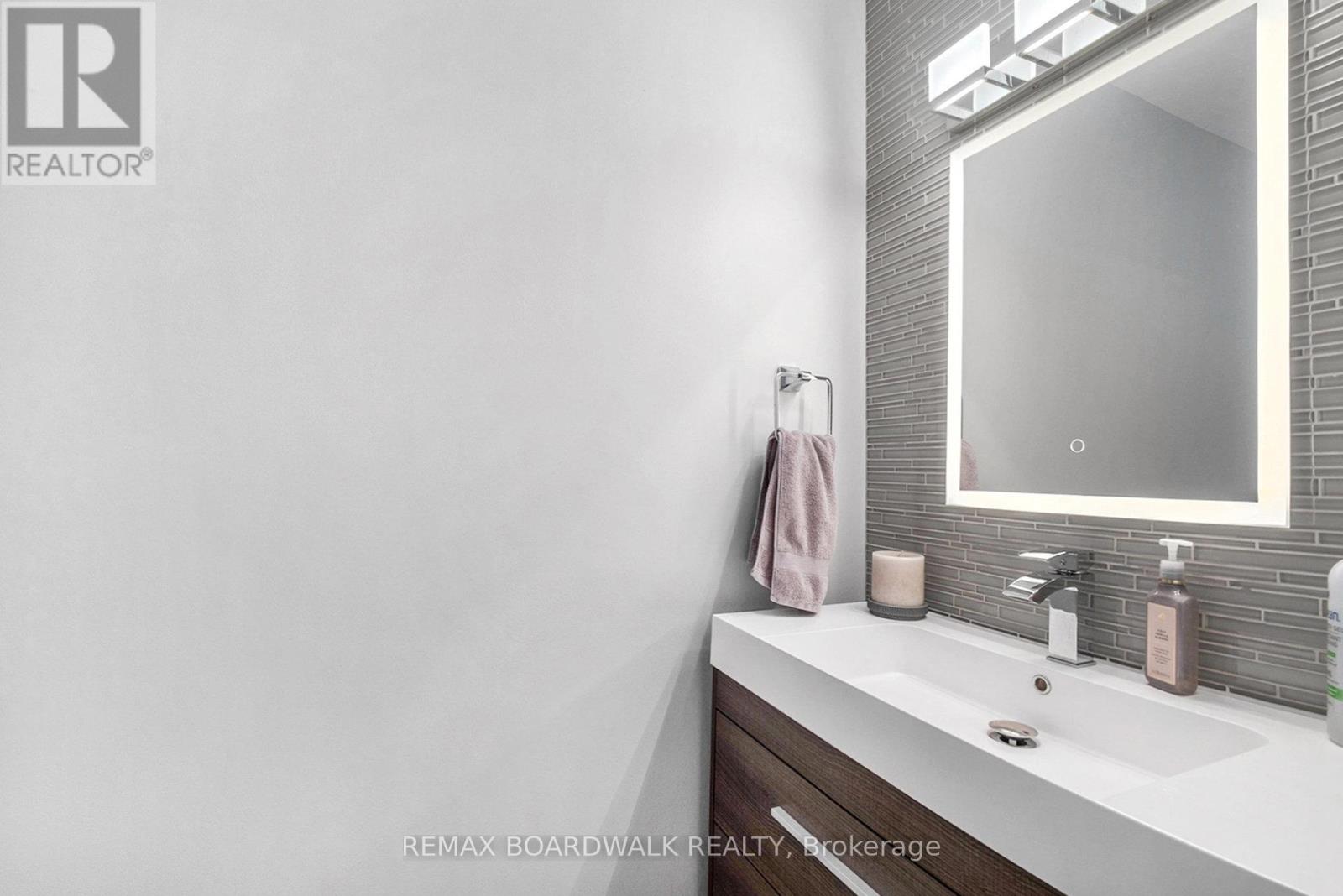 1315 Prestone Drive, Ottawa, Ontario  K1E 2Z2 - Photo 21 - X12781832