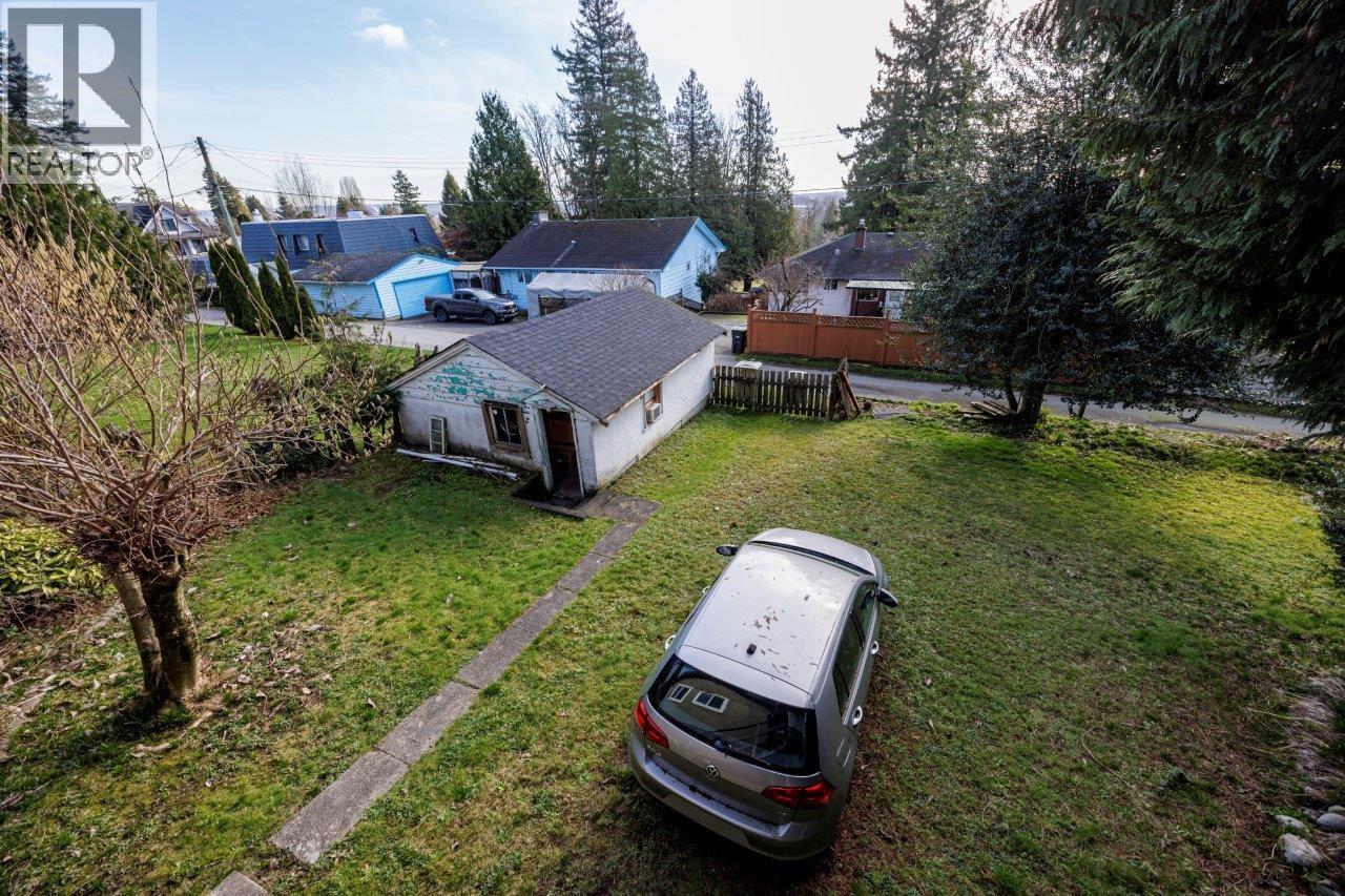 Listing Picture 20 of 24 : 4376 WINNIFRED STREET, Burnaby / 本拿比 - 魯藝地產 Yvonne Lu Group - MLS Medallion Club Member