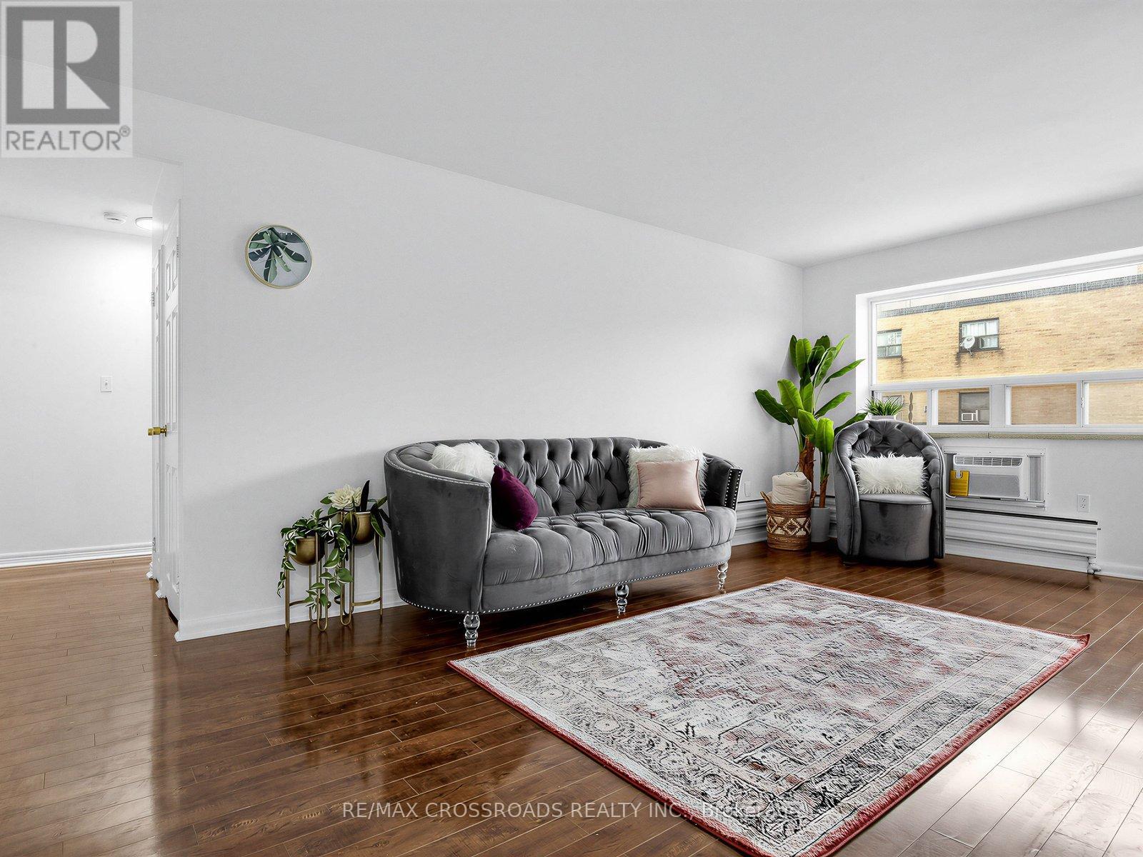 407 - 8 Kingsbridge Court, Toronto, Ontario  M2R 1L5 - Photo 3 - C12781836