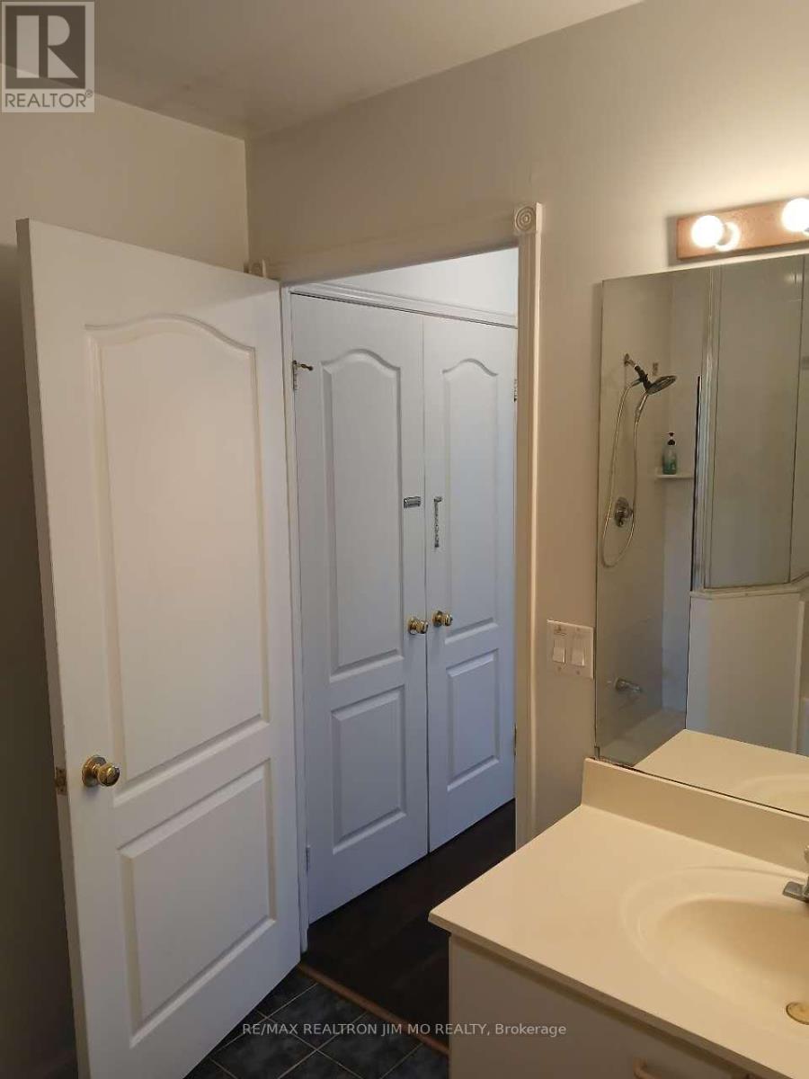 47, Master Bedroom - 312 Grandview Way, Toronto, Ontario  M2N 6V3 - Photo 10 - C12781838