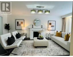 9 CARLUKE CRESCENT, Toronto, Ontario