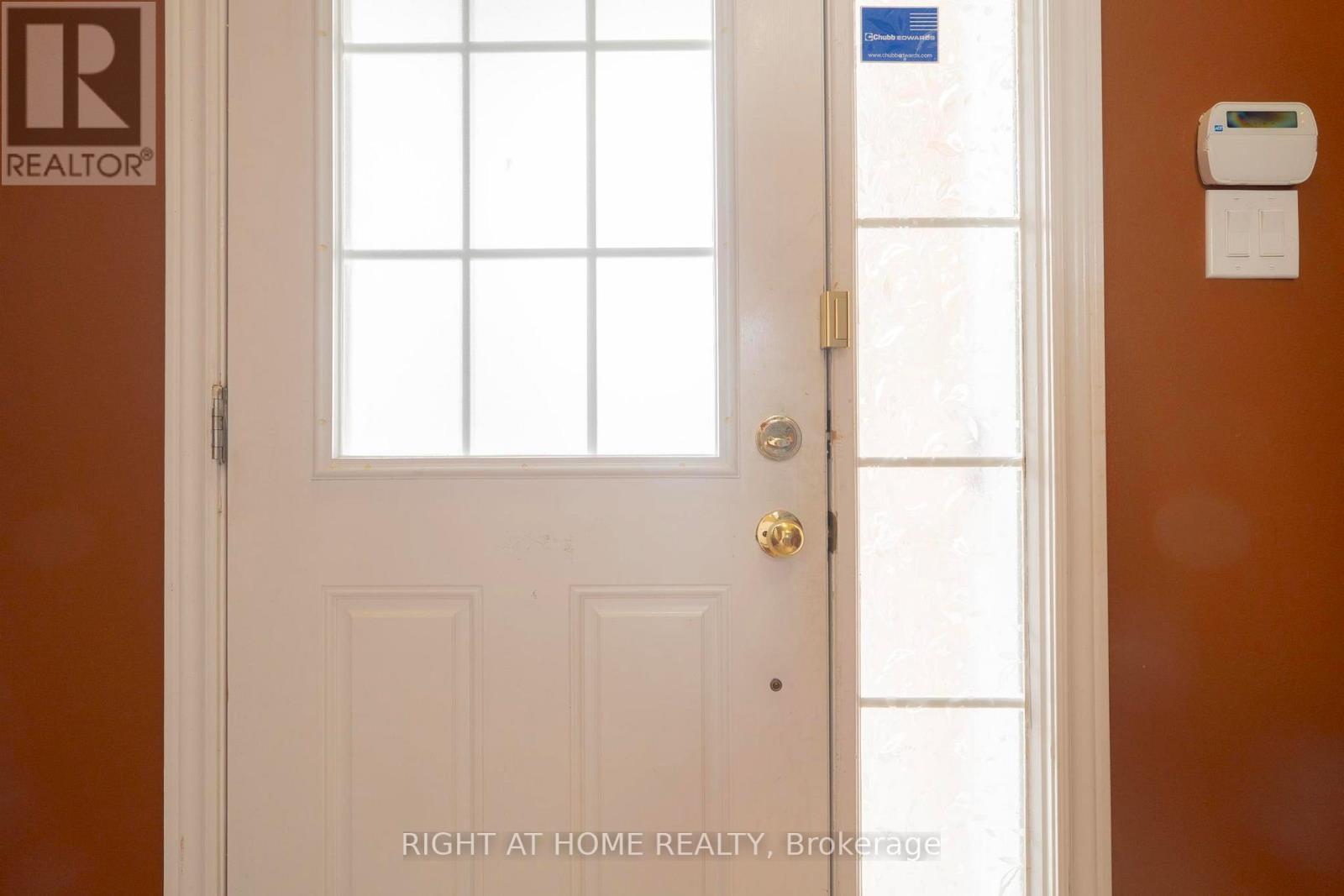 23 Ignatius Lane, Toronto, Ontario  M1E 2M8 - Photo 2 - E12781840