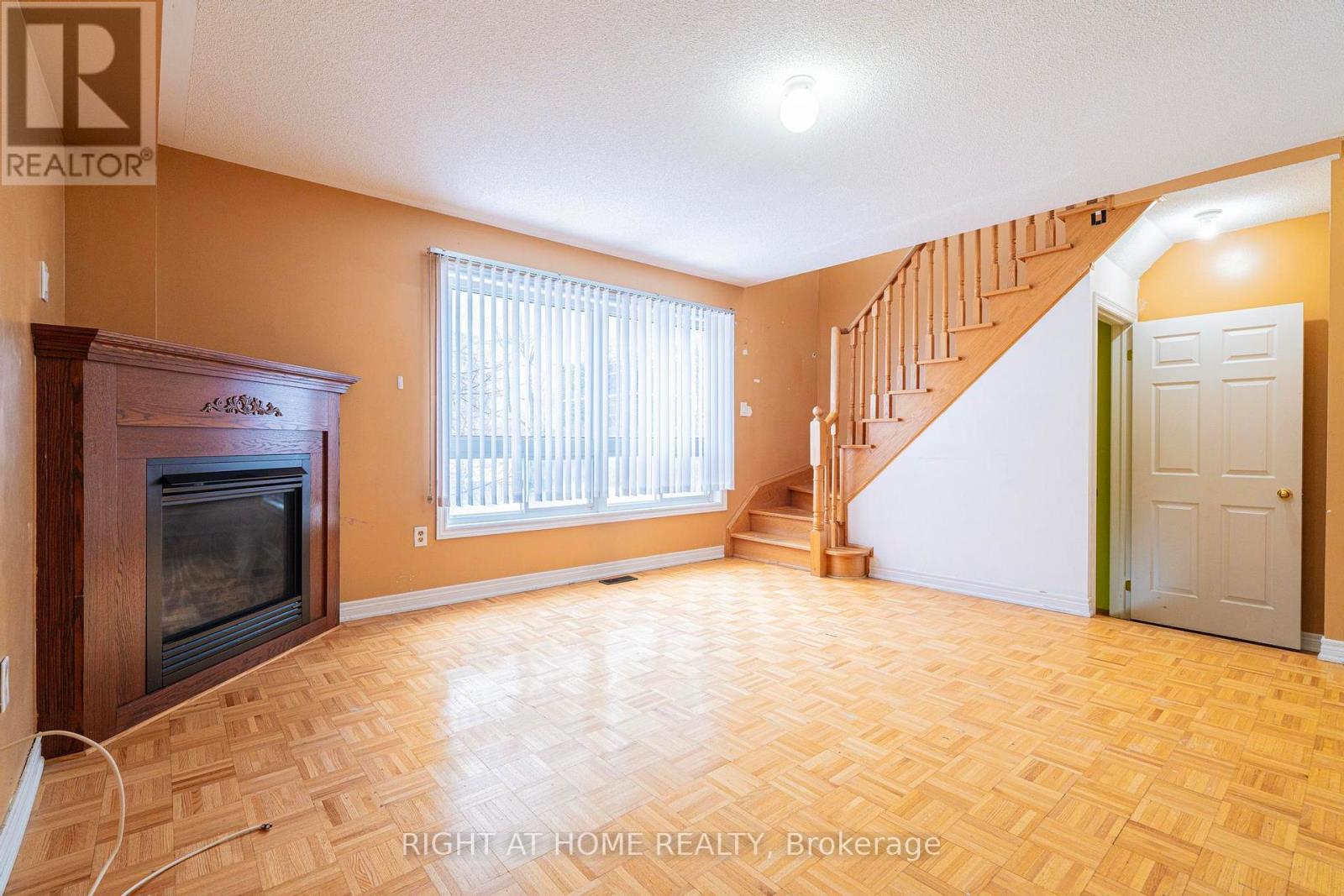 23 Ignatius Lane, Toronto, Ontario  M1E 2M8 - Photo 6 - E12781840