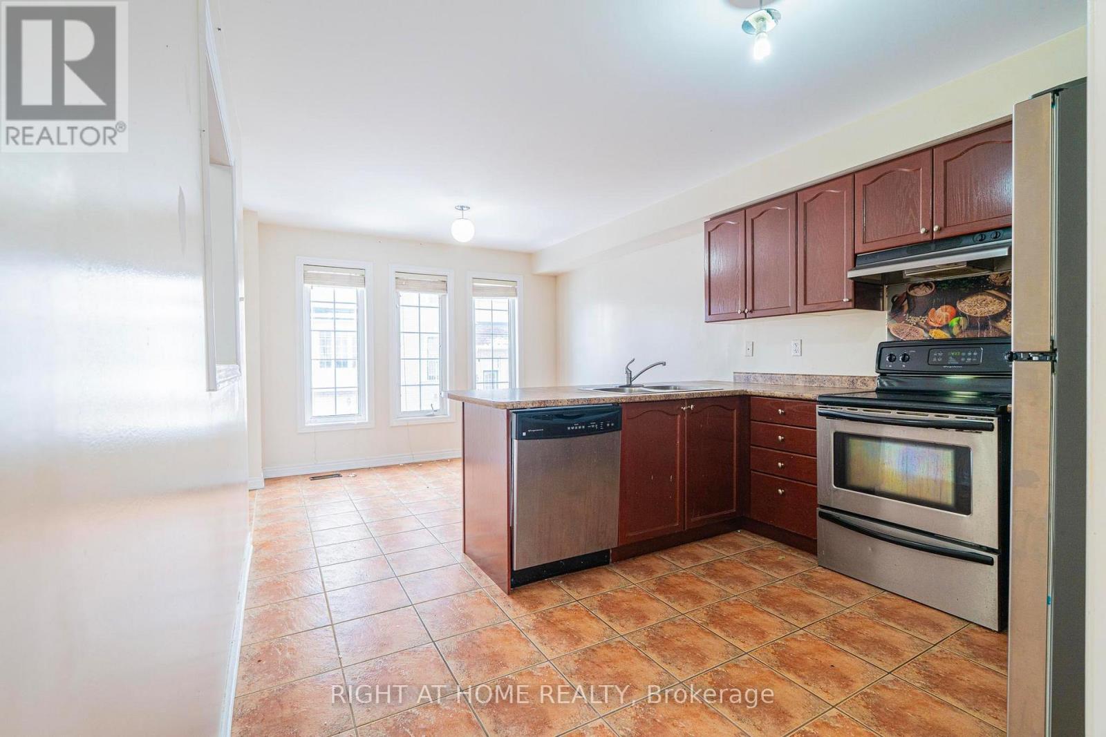 23 Ignatius Lane, Toronto, Ontario  M1E 2M8 - Photo 7 - E12781840