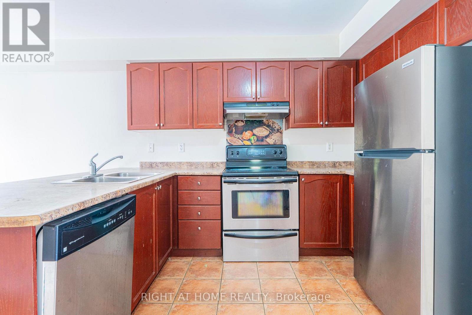 23 Ignatius Lane, Toronto, Ontario  M1E 2M8 - Photo 8 - E12781840