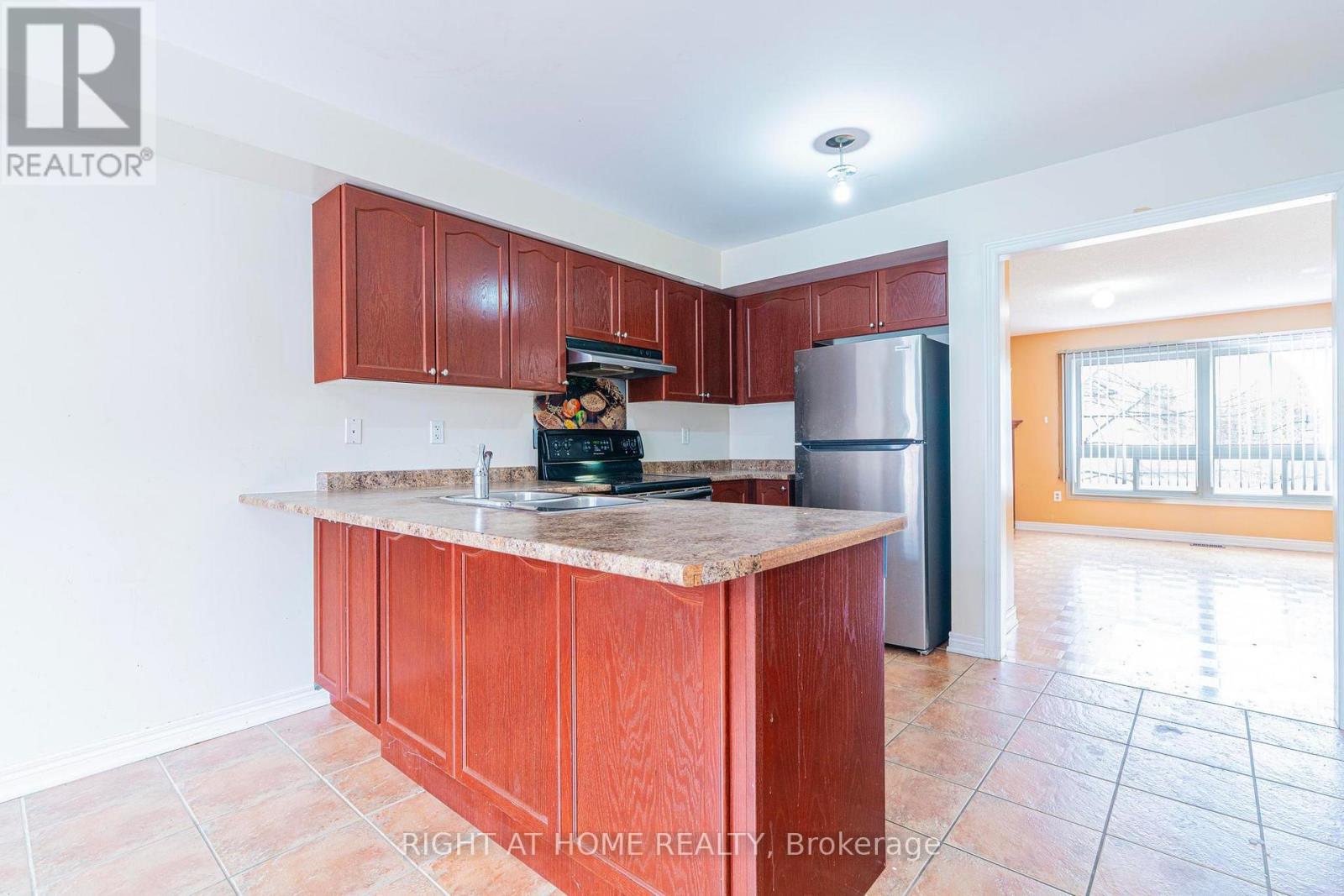 23 Ignatius Lane, Toronto, Ontario  M1E 2M8 - Photo 9 - E12781840