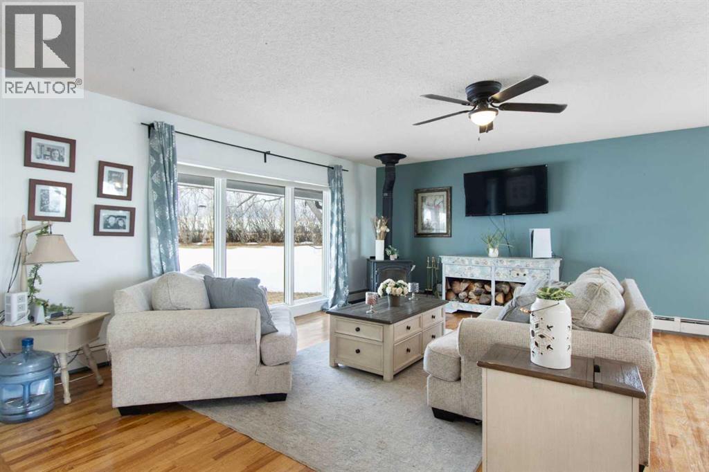 295059 Range Road 270, Rural Kneehill County, Alberta  T0M 0A0 - Photo 8 - A2285237