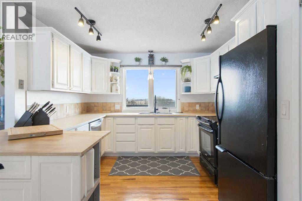 295059 Range Road 270, Rural Kneehill County, Alberta  T0M 0A0 - Photo 9 - A2285237