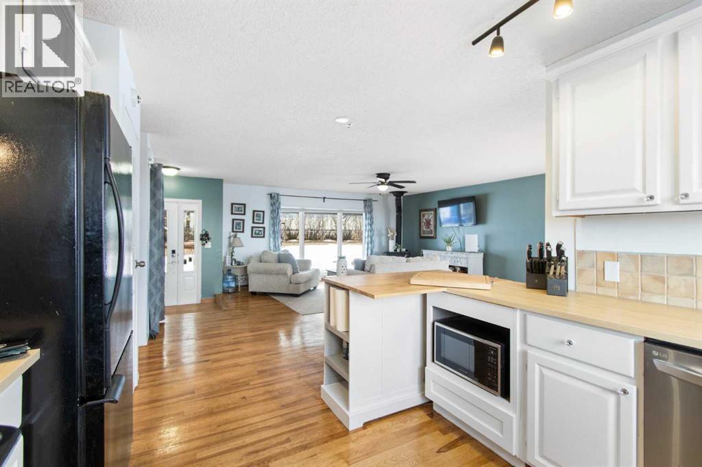 295059 Range Road 270, Rural Kneehill County, Alberta  T0M 0A0 - Photo 12 - A2285237