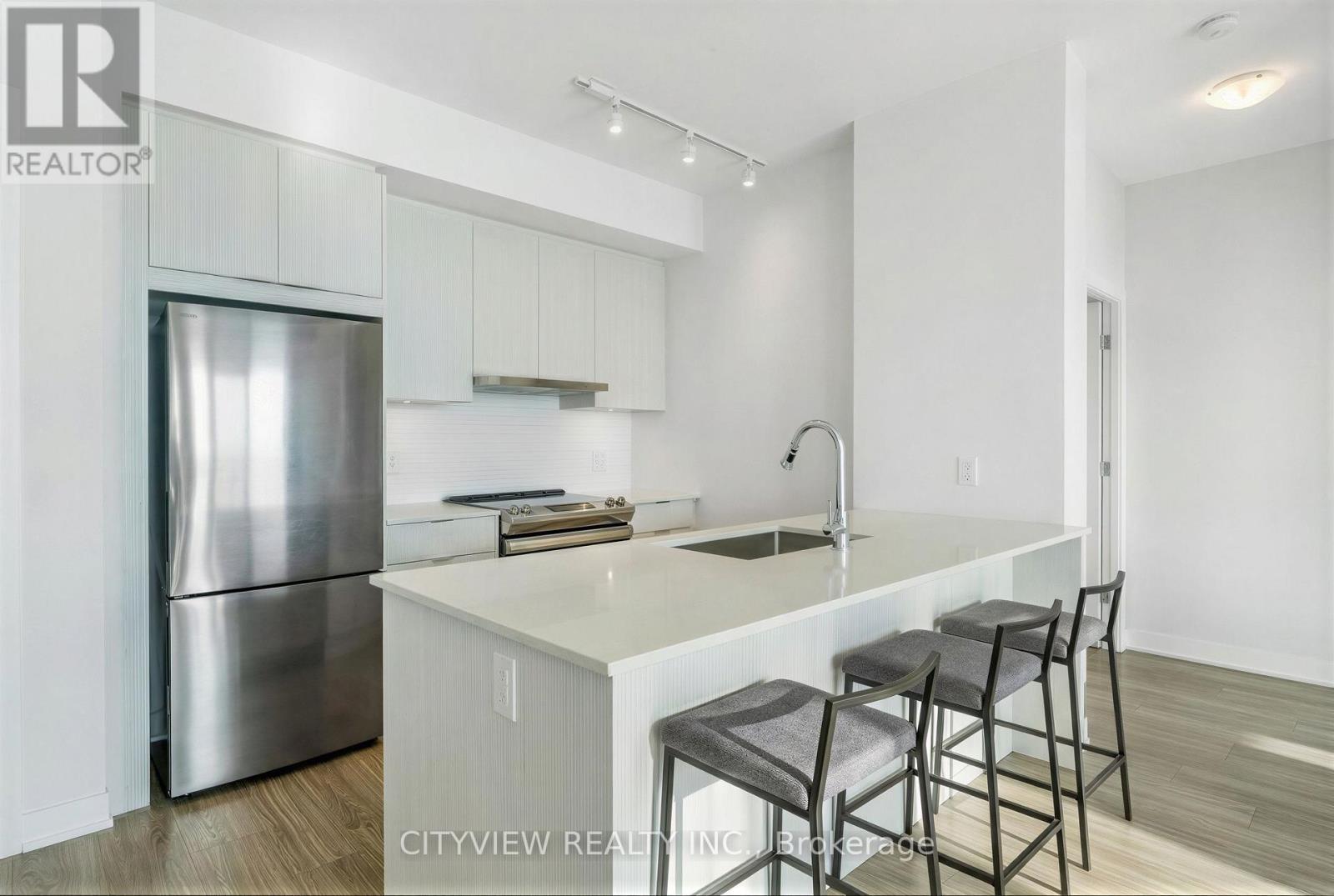 3507 - 430 Square One Drive, Mississauga, Ontario  L5B 0L6 - Photo 3 - W12781846