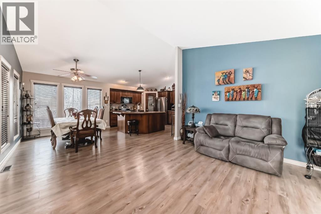 5559 52 Avenueclose, Innisfail, Alberta  T4G 0A1 - Photo 14 - A2284022