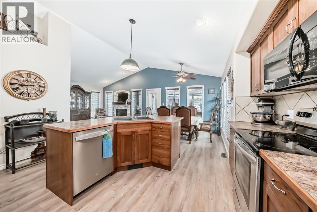 5559 52 Avenueclose, Innisfail, Alberta  T4G 0A1 - Photo 8 - A2284022