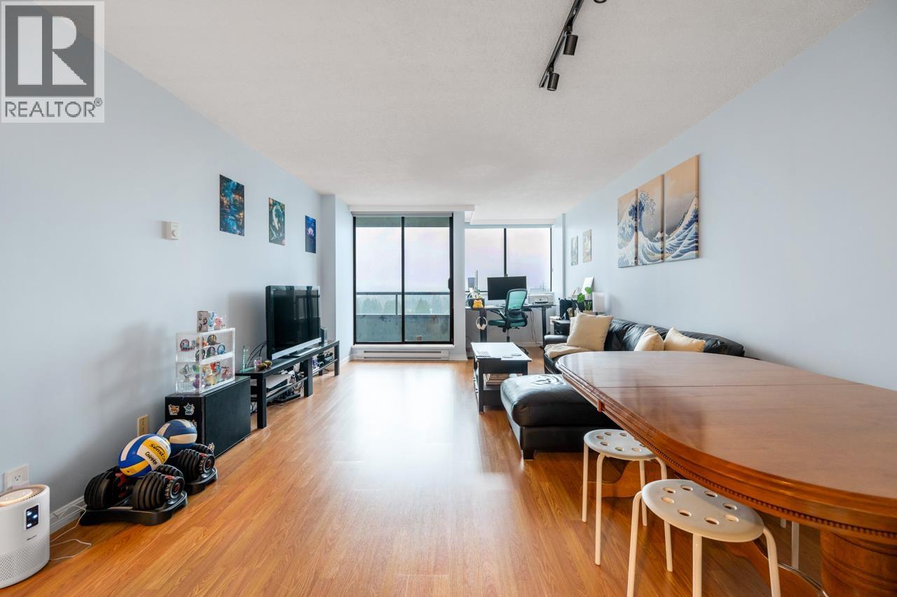 Listing Picture 7 of 20 : 1205 3970 CARRIGAN COURT, Burnaby / 本拿比 - 魯藝地產 Yvonne Lu Group - MLS Medallion Club Member