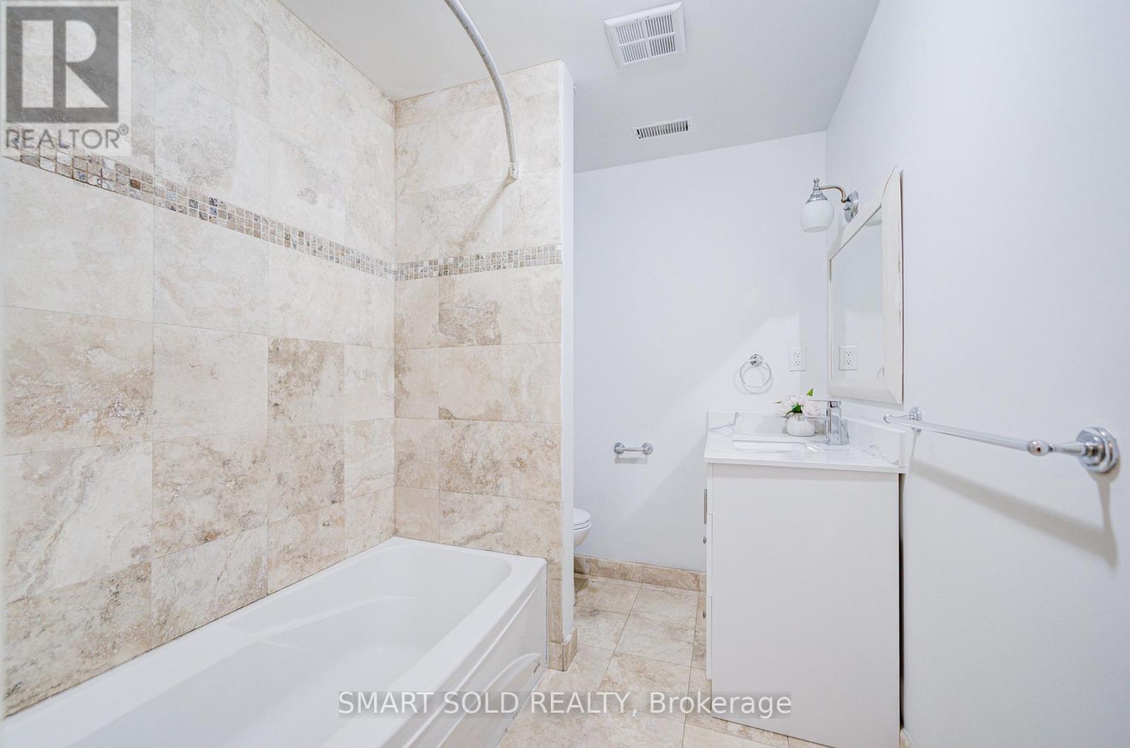 Lower A - 213 Maplehurst Avenue, Toronto, Ontario  M2N 3C3 - Photo 5 - C12781880