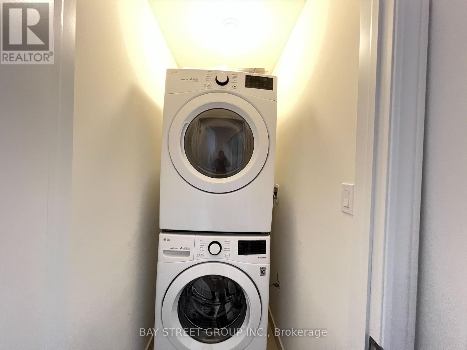 Upper - 4122 Highway 7 Road, Markham, Ontario  L3R 0W9 - Photo 12 - N12781874