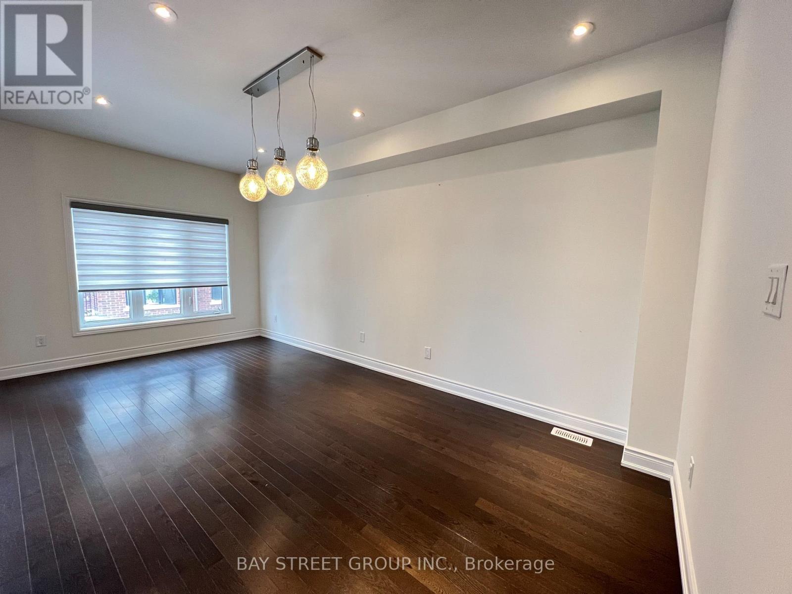 Upper - 4122 Highway 7 Road, Markham, Ontario  L3R 0W9 - Photo 5 - N12781874