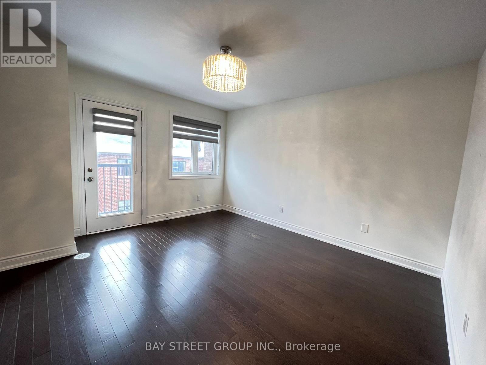 Upper - 4122 Highway 7 Road, Markham, Ontario  L3R 0W9 - Photo 7 - N12781874