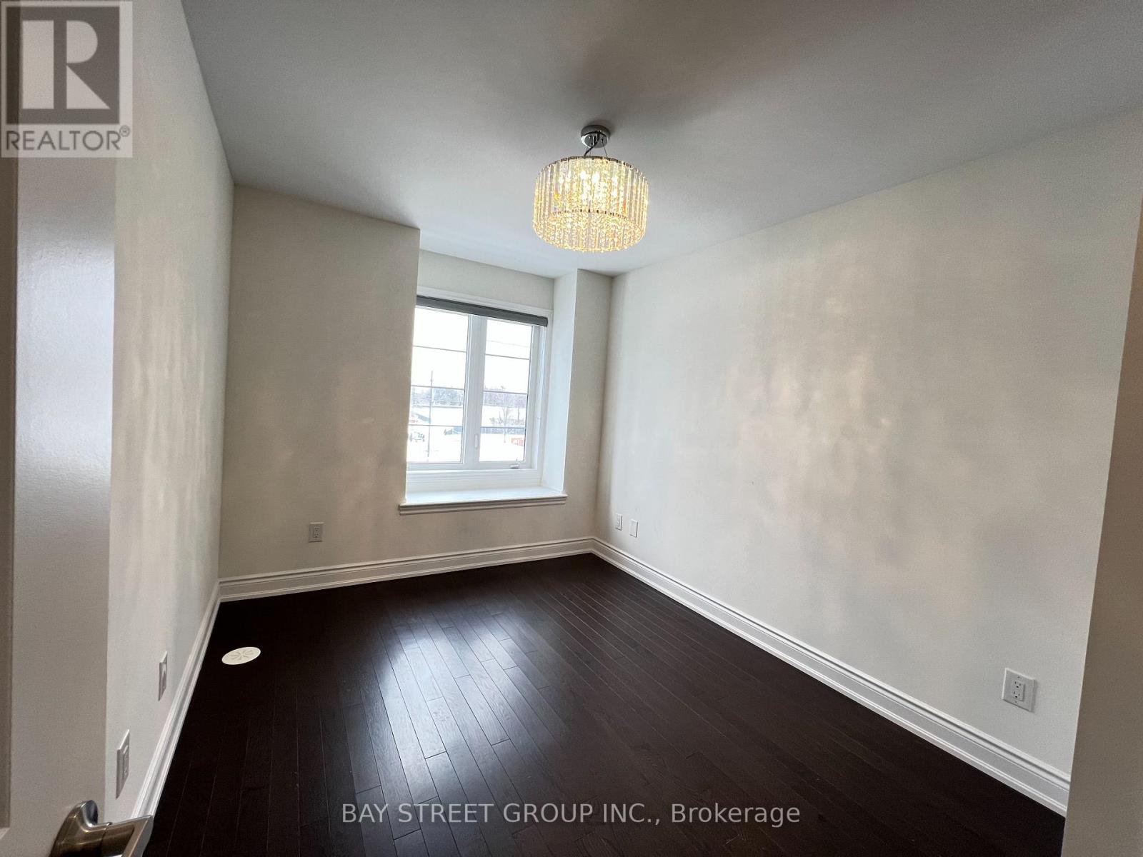 Upper - 4122 Highway 7 Road, Markham, Ontario  L3R 0W9 - Photo 9 - N12781874