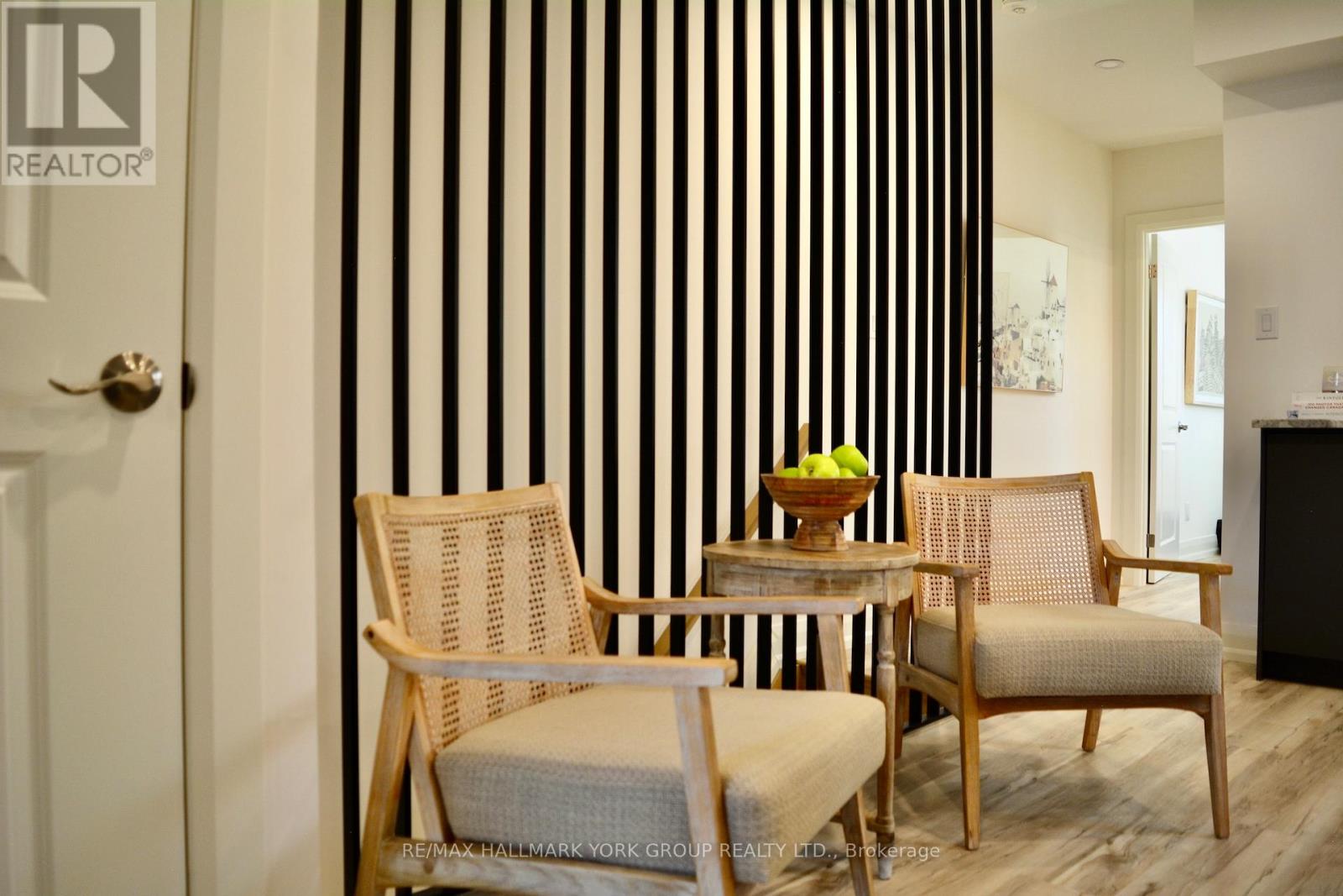 Upper - 398 Concord Avenue, Toronto, Ontario  M6H 2P8 - Photo 11 - W12781882