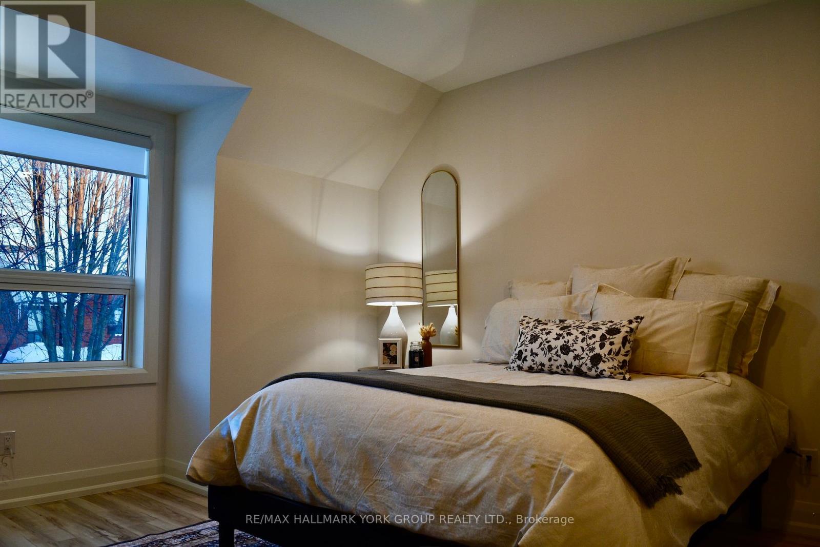 Upper - 398 Concord Avenue, Toronto, Ontario  M6H 2P8 - Photo 14 - W12781882