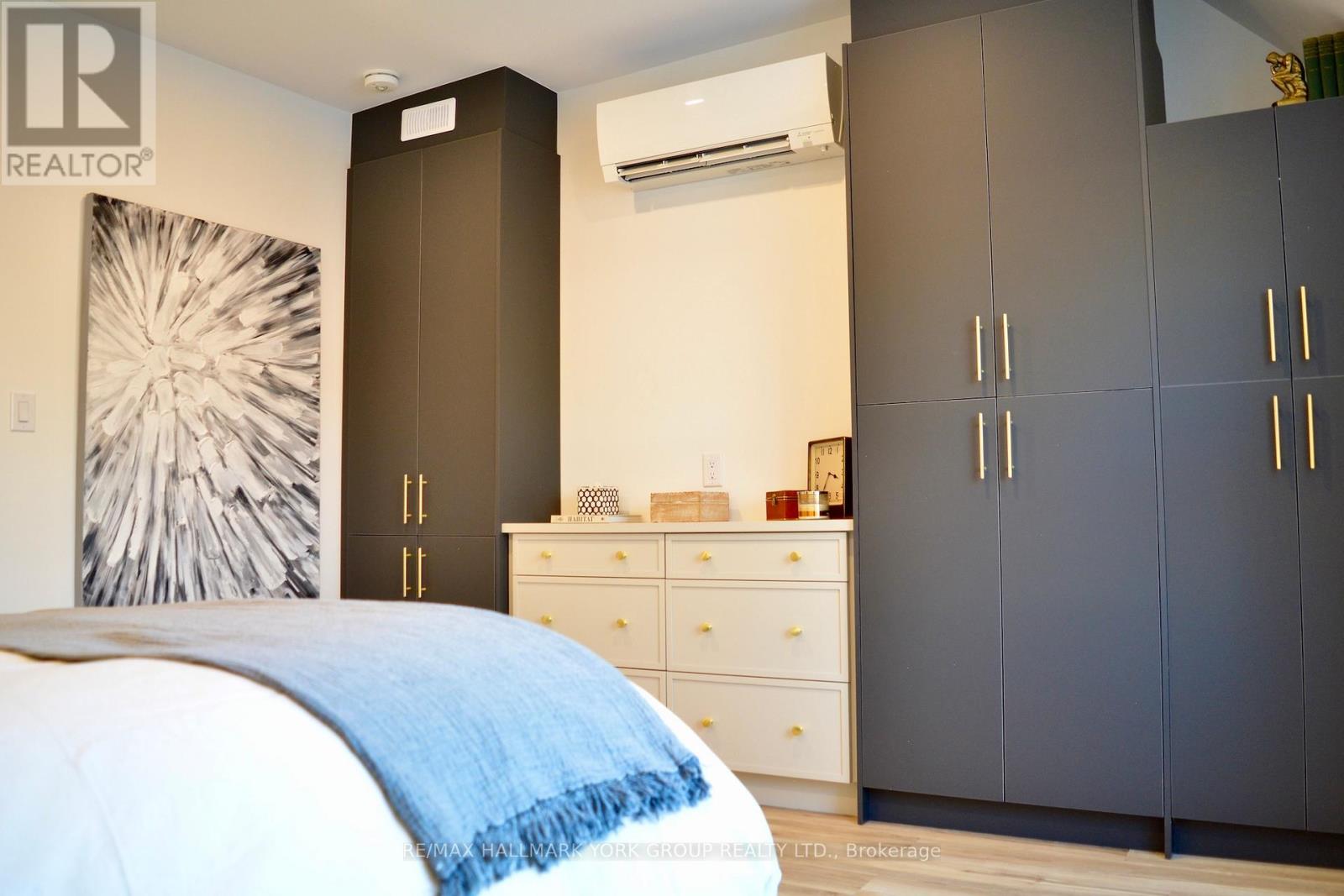 Upper - 398 Concord Avenue, Toronto, Ontario  M6H 2P8 - Photo 16 - W12781882