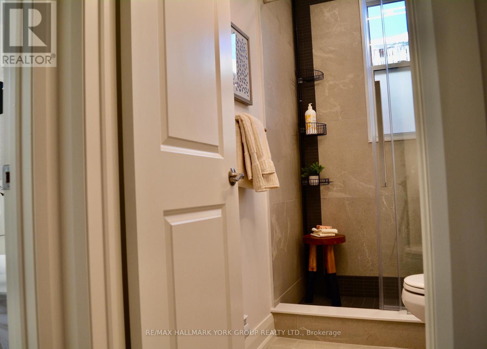 Upper - 398 Concord Avenue, Toronto, Ontario  M6H 2P8 - Photo 20 - W12781882