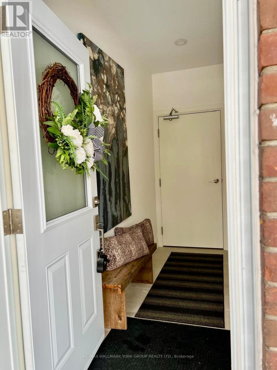 Upper - 398 Concord Avenue, Toronto, Ontario  M6H 2P8 - Photo 3 - W12781882