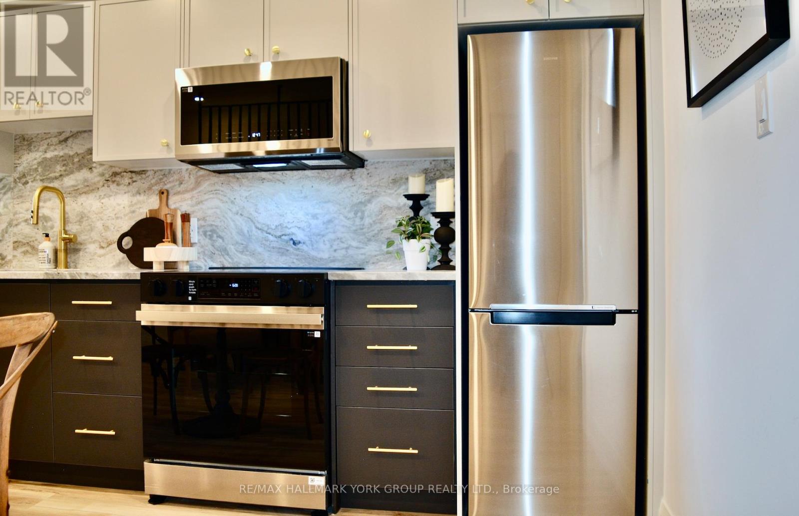 Upper - 398 Concord Avenue, Toronto, Ontario  M6H 2P8 - Photo 8 - W12781882