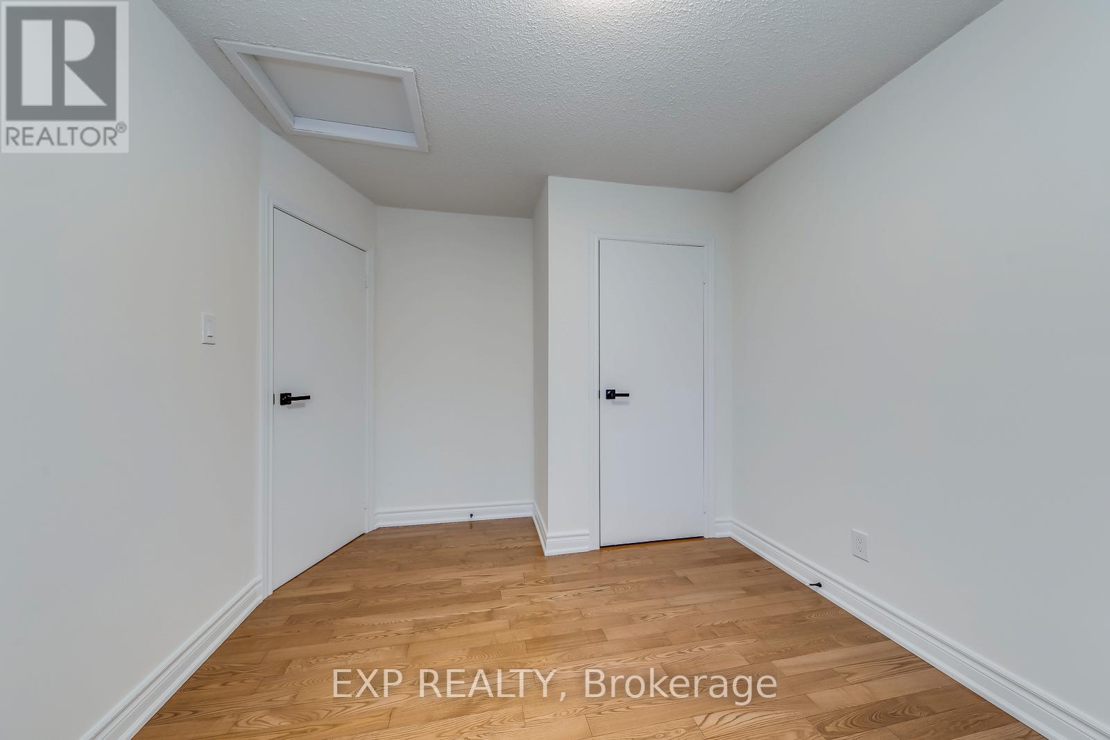 1570 Cuthbert Avenue, Mississauga, Ontario  L5M 3R2 - Photo 26 - W12781906