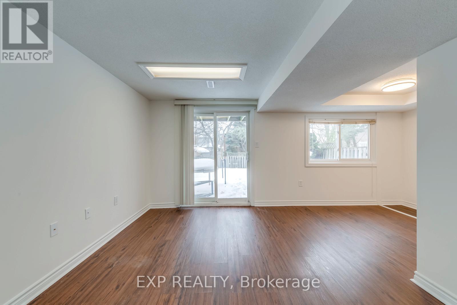 1570 Cuthbert Avenue, Mississauga, Ontario  L5M 3R2 - Photo 31 - W12781906