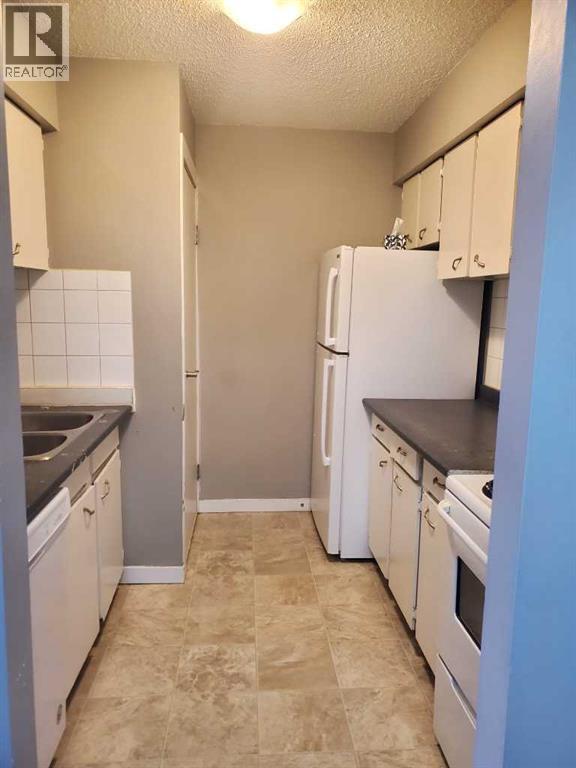 Unit 3, 4611 50 Street, Red Deer, Alberta  T4N 2C2 - Photo 6 - A2282766