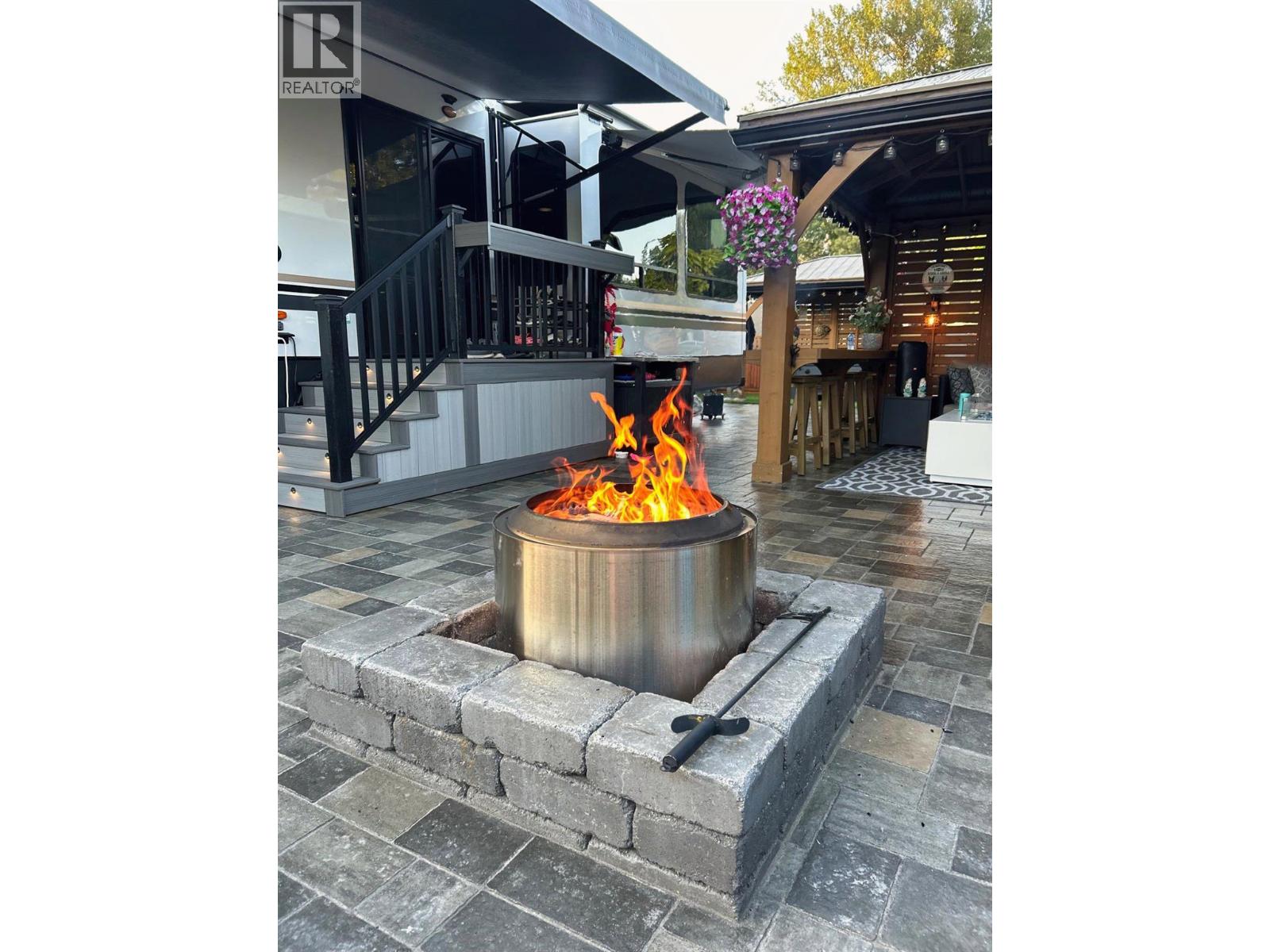 4 Eagle Lane, Lee Creek, British Columbia  V0E 1M4 - Photo 7 - 10375498