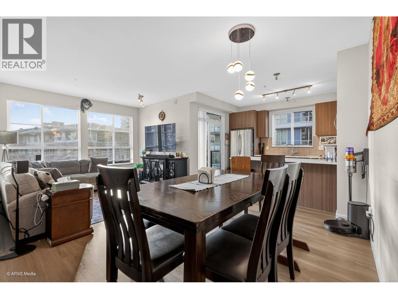 308 1151 Windsor Mews, Coquitlam, British Columbia  V3B 0M9 - Photo 8 - R3088940