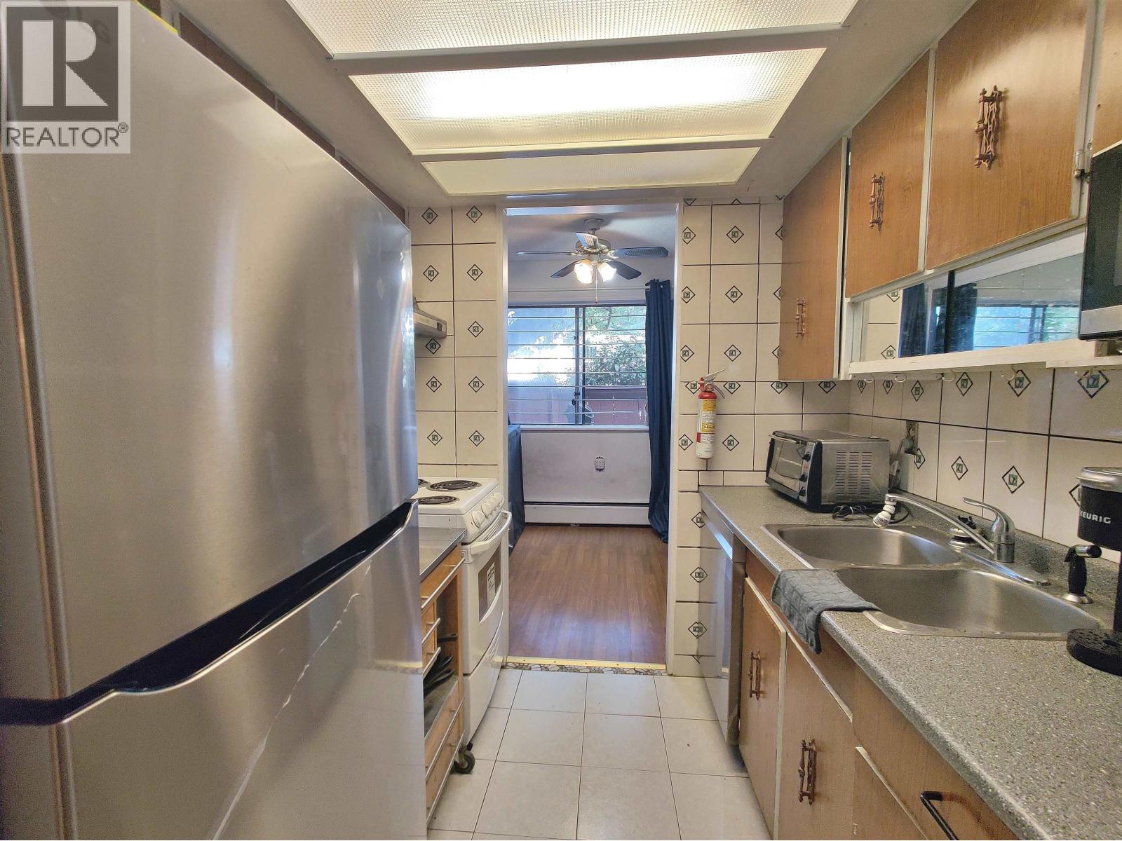 Listing Picture 10 of 29 : 108 1420 E 7TH AVENUE, Vancouver / 溫哥華 - 魯藝地產 Yvonne Lu Group - MLS Medallion Club Member