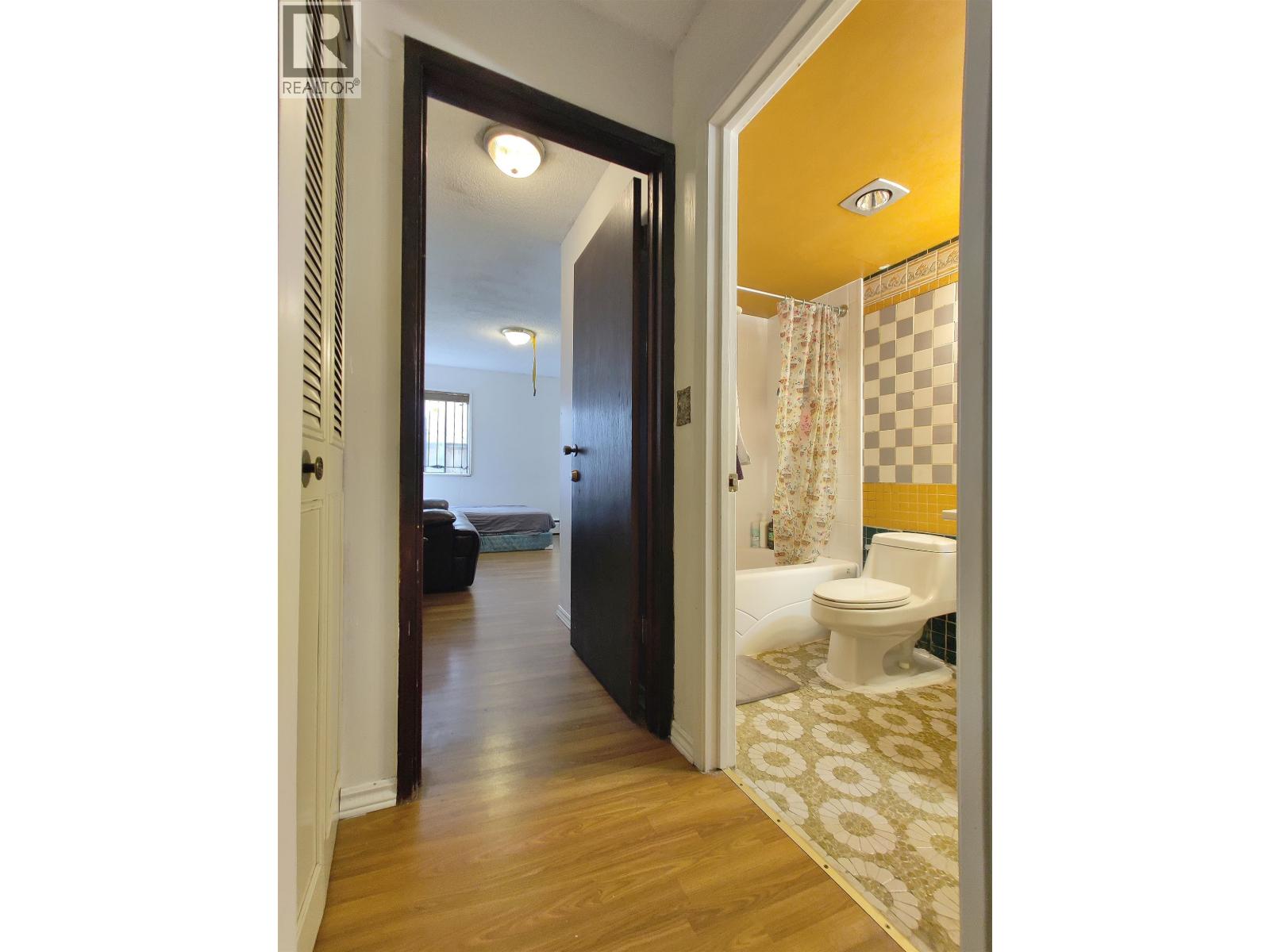 Listing Picture 11 of 29 : 108 1420 E 7TH AVENUE, Vancouver / 溫哥華 - 魯藝地產 Yvonne Lu Group - MLS Medallion Club Member