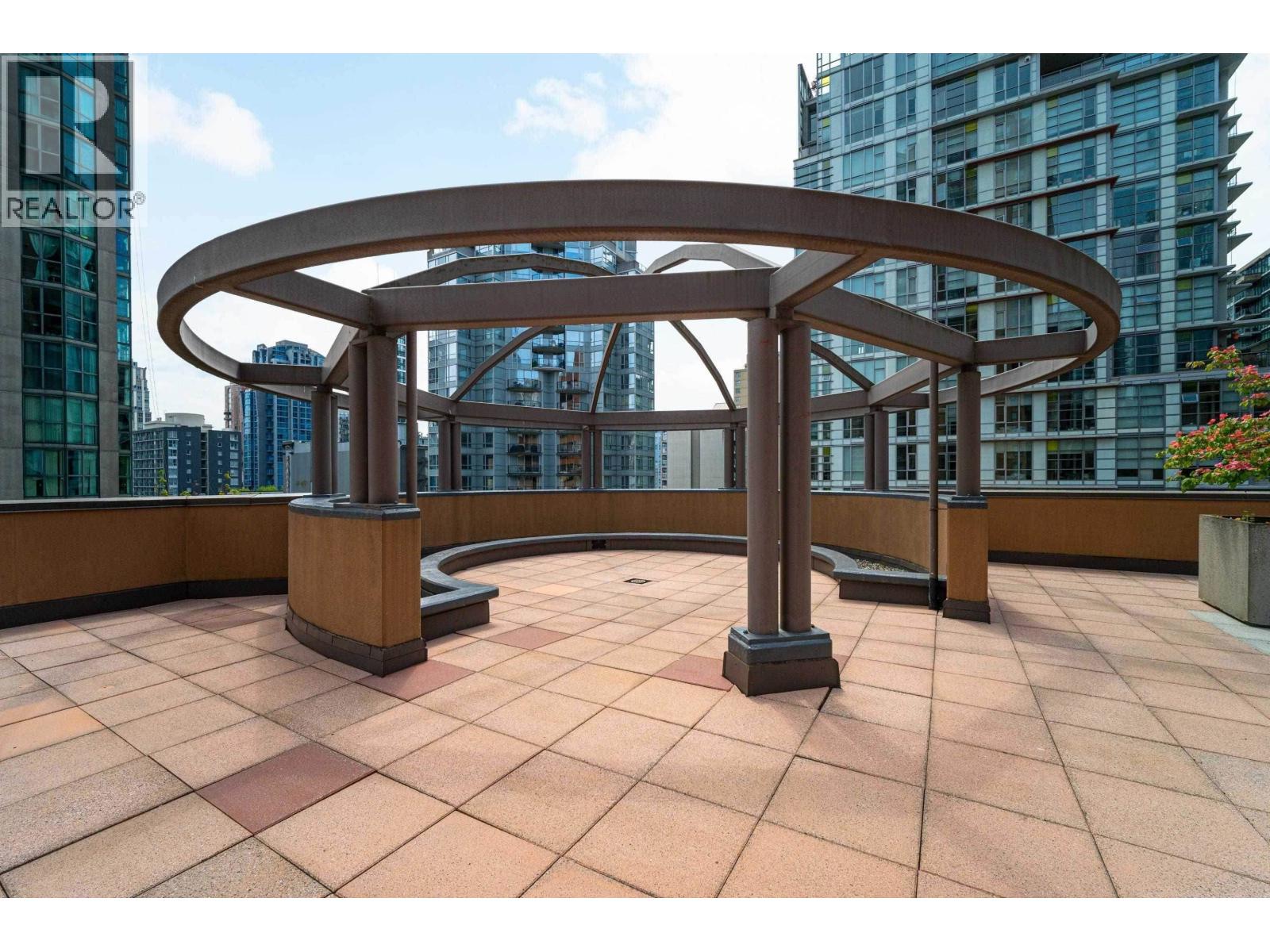 Listing Picture 35 of 39 : 2602 1189 HOWE STREET, Vancouver / 溫哥華 - 魯藝地產 Yvonne Lu Group - MLS Medallion Club Member