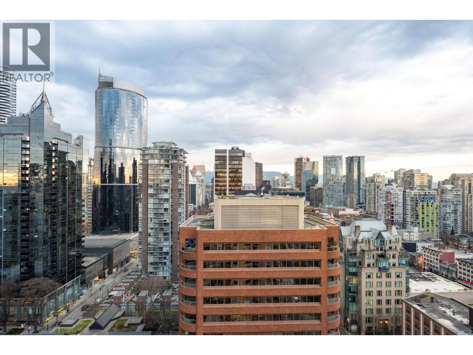 Listing Picture 8 of 39 : 2602 1189 HOWE STREET, Vancouver / 溫哥華 - 魯藝地產 Yvonne Lu Group - MLS Medallion Club Member