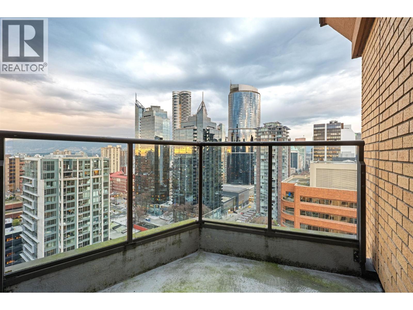 Listing Picture 26 of 39 : 2602 1189 HOWE STREET, Vancouver / 溫哥華 - 魯藝地產 Yvonne Lu Group - MLS Medallion Club Member